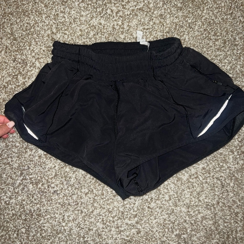Lululemon Hottie Hot Low Rise 2.5 in